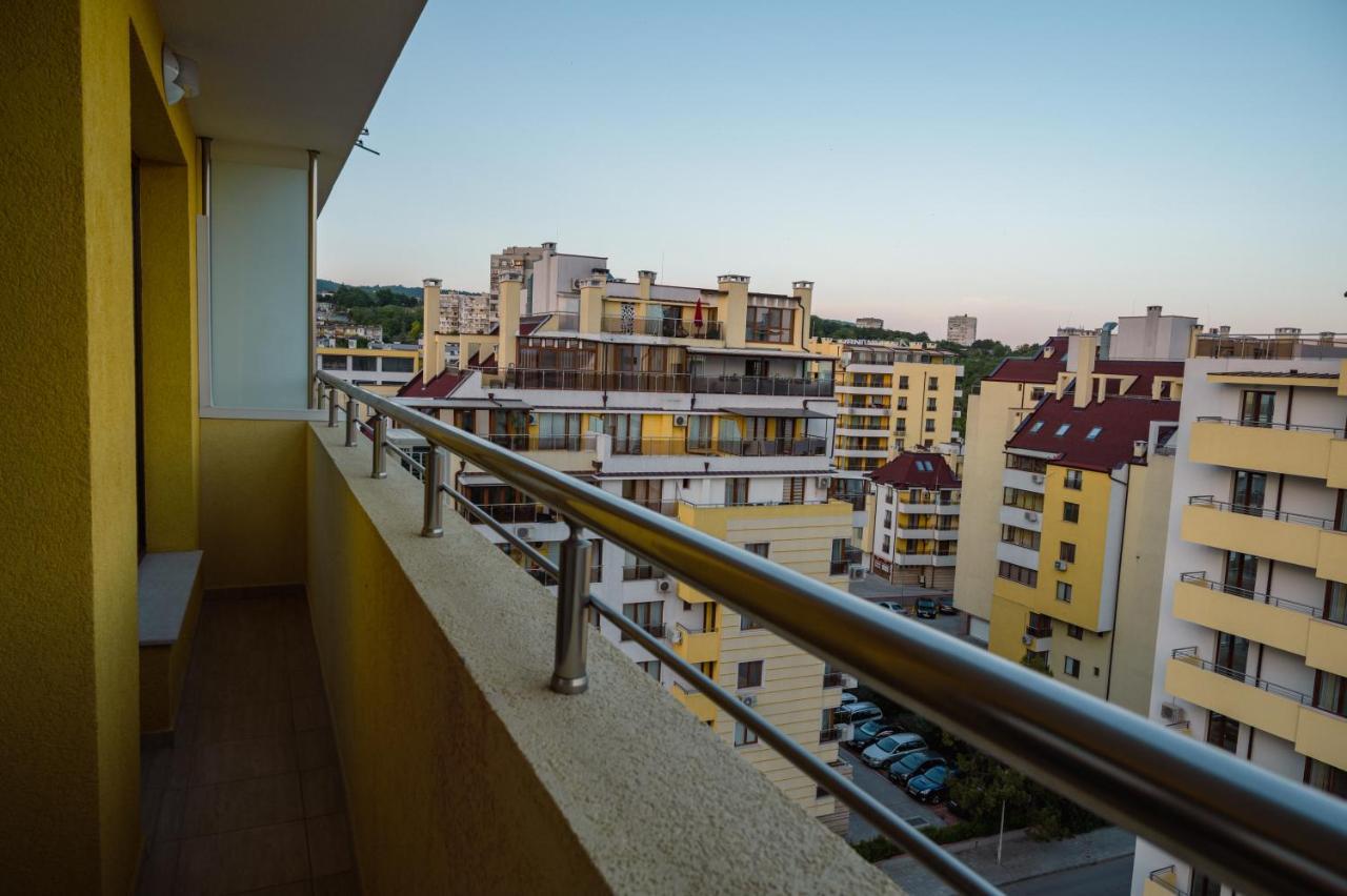 Emerald Suite With Private Parking Варна Екстер'єр фото